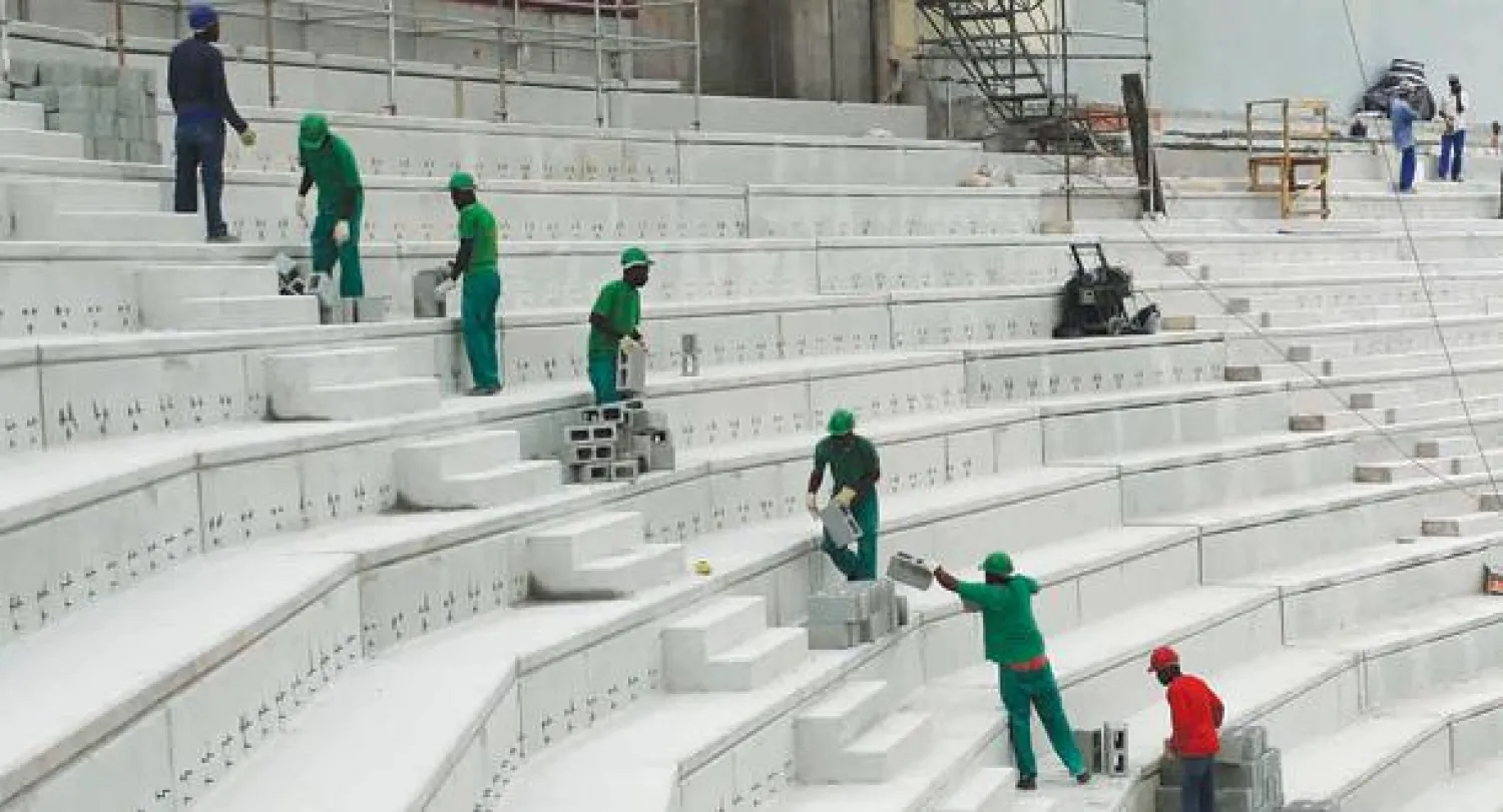 «الفيفا» يعرب عن قلقه من تكرار حوادث عمال استادات مونديال 2014