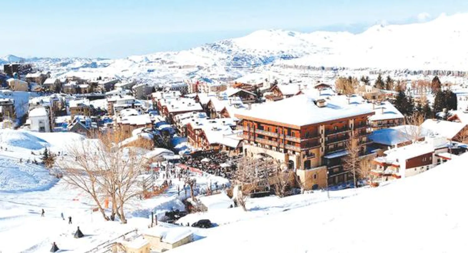 الفندق على شكل شاليهات سويسرية في قلب الجبال اللبنانية