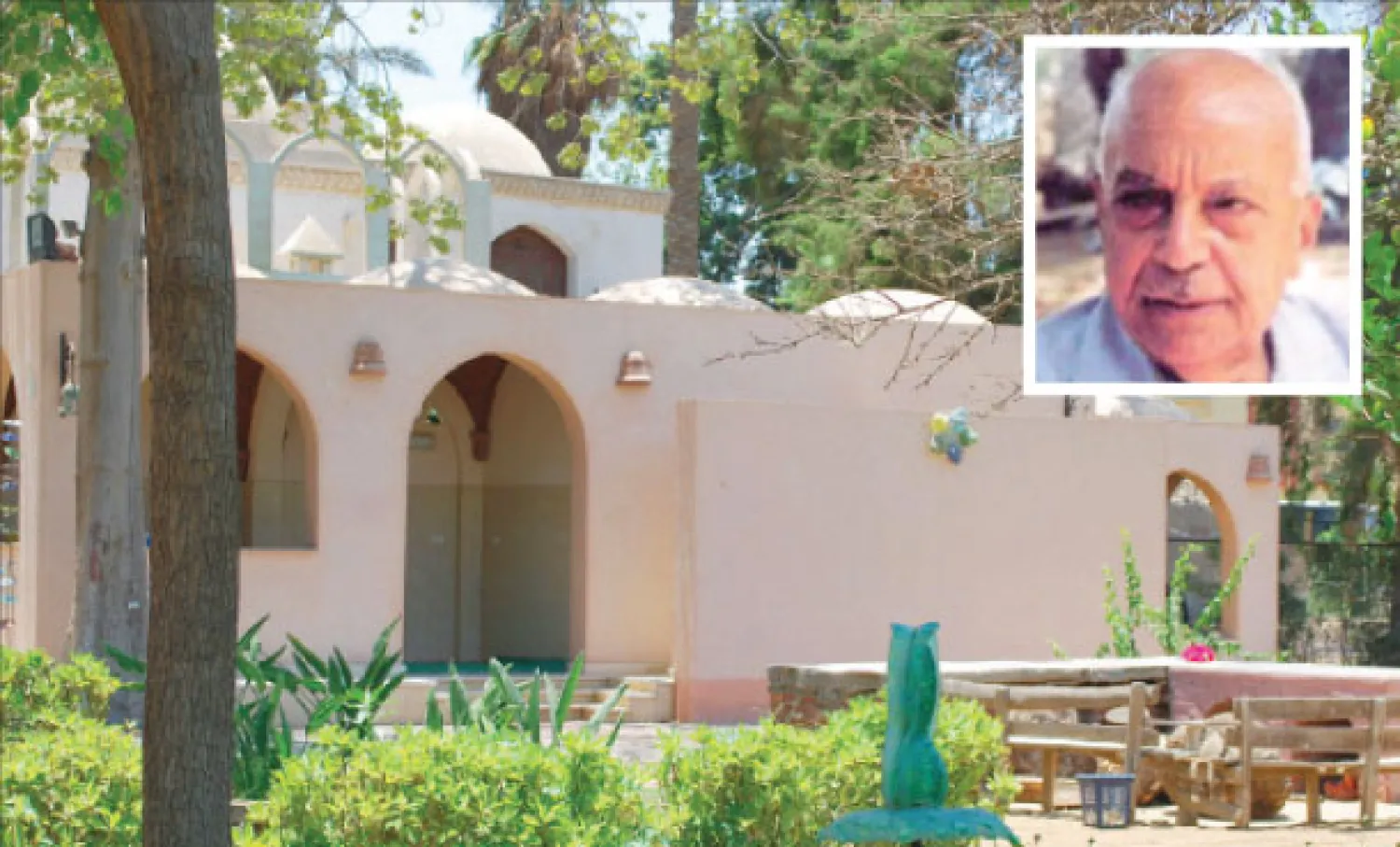 لقطة للمتحف من الخارج وفي الاطار الفنان الشهير زكريا الخناني