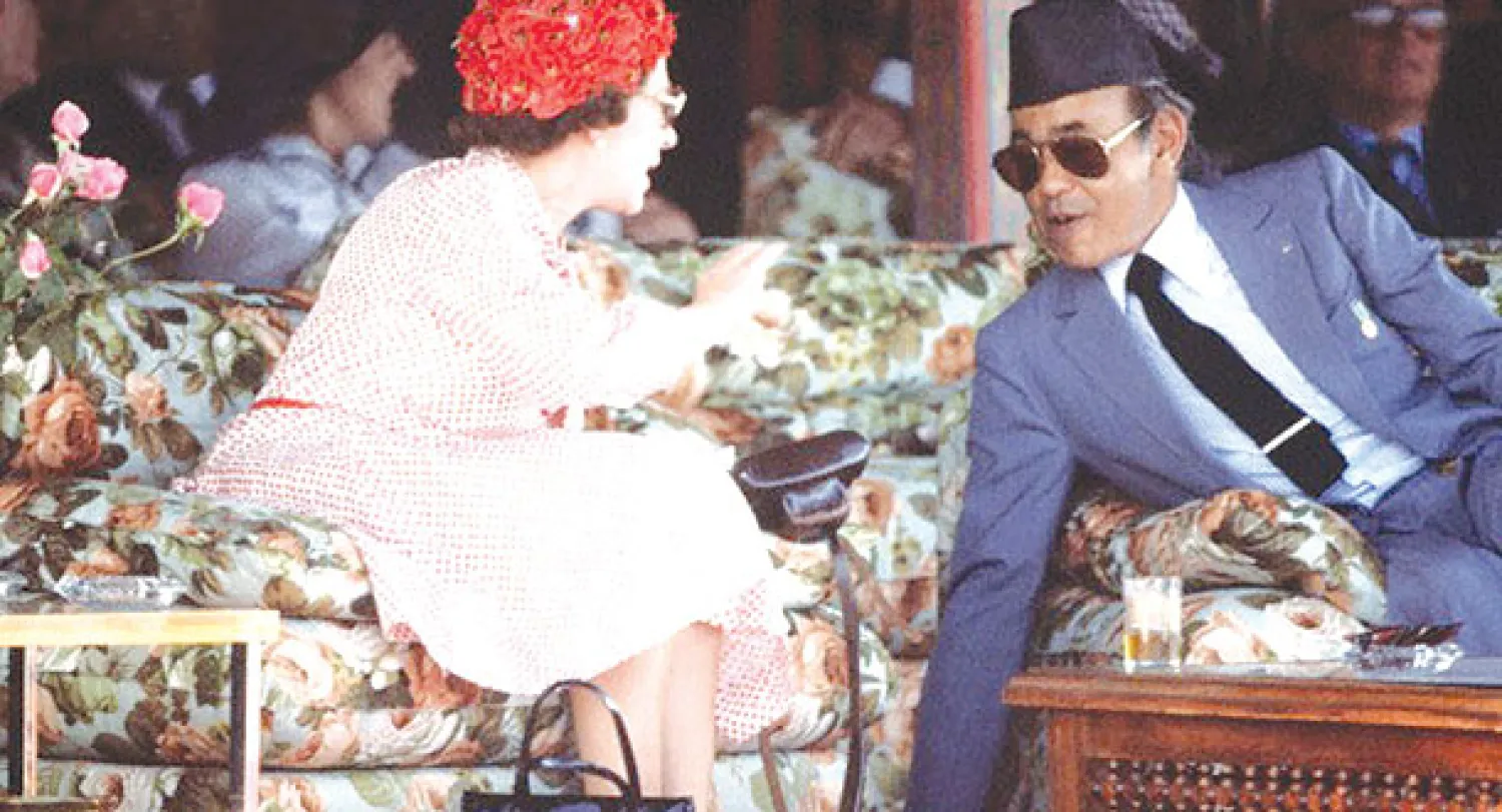 الملك الحسن الثاني والملكة إليزابيث الثانية