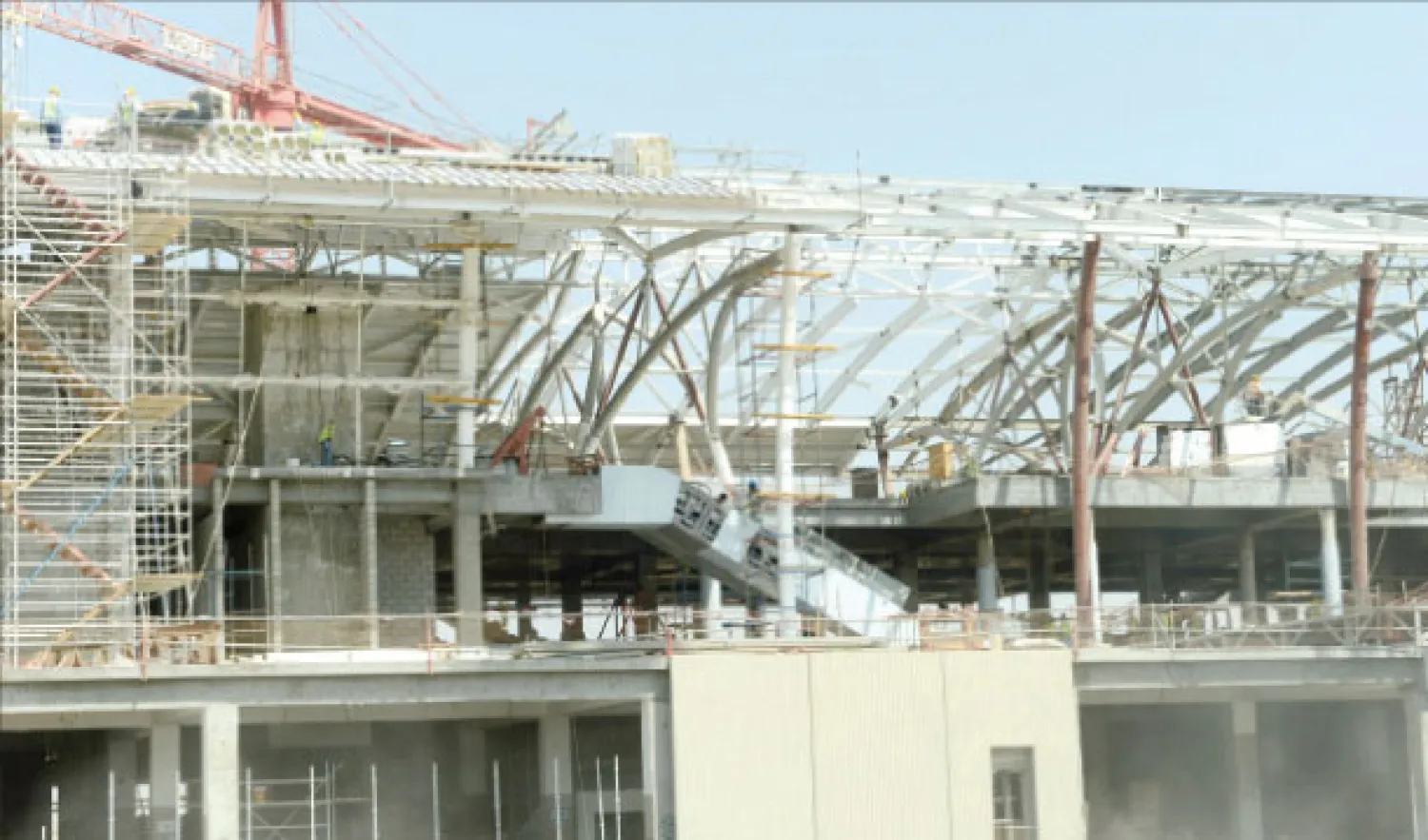 أعمال الإنشاء في صالة المسافرين في مطار الملك عبد العزيز الجديد