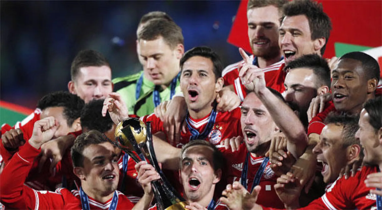  بايرن ميونخ توج موسمه الناجح ببطولة كأس العالم للأندية (رويترز)