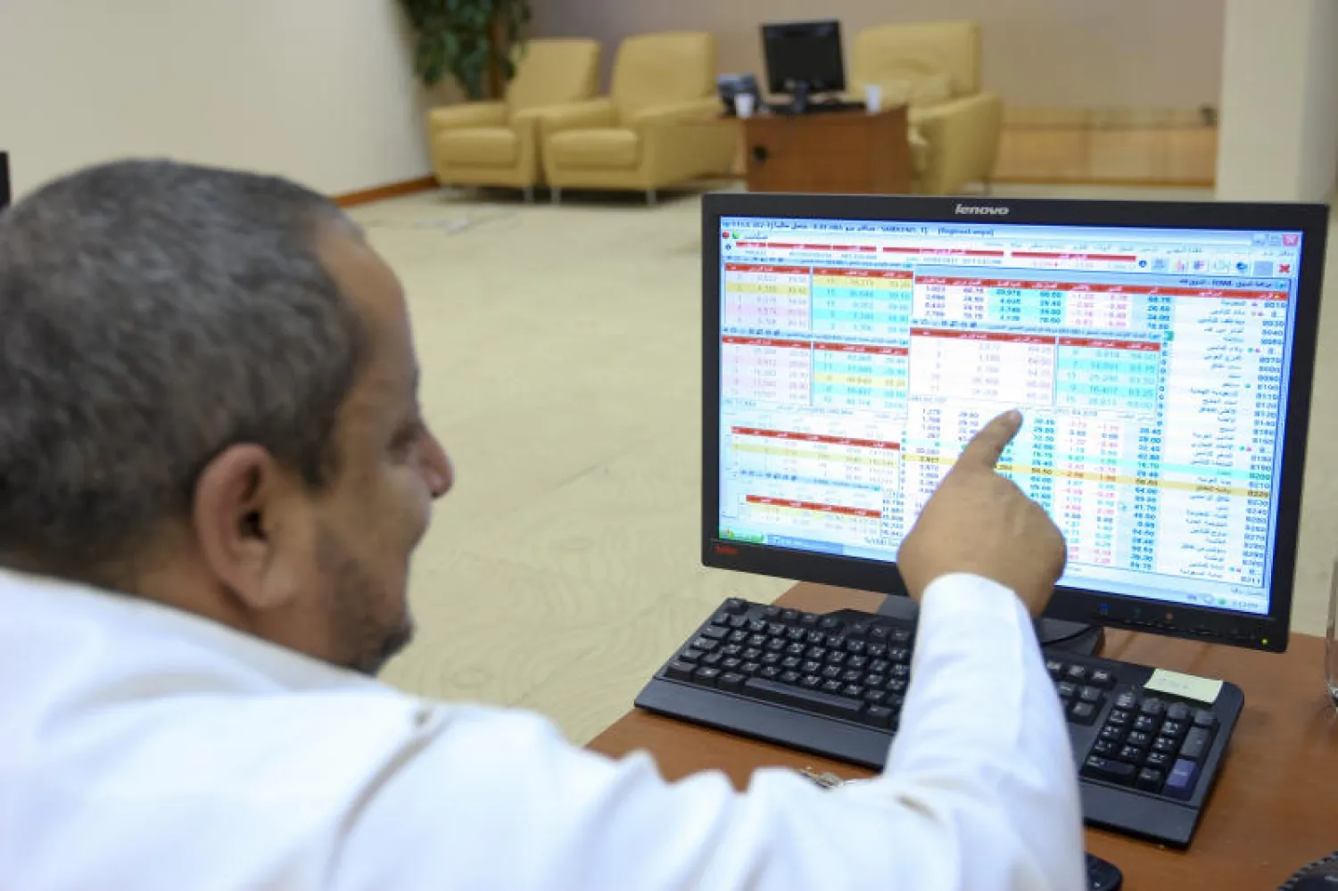 الأسهم السعودية تعاود استعادة مستويات نقطة مسجلة منذ خمس سنوات