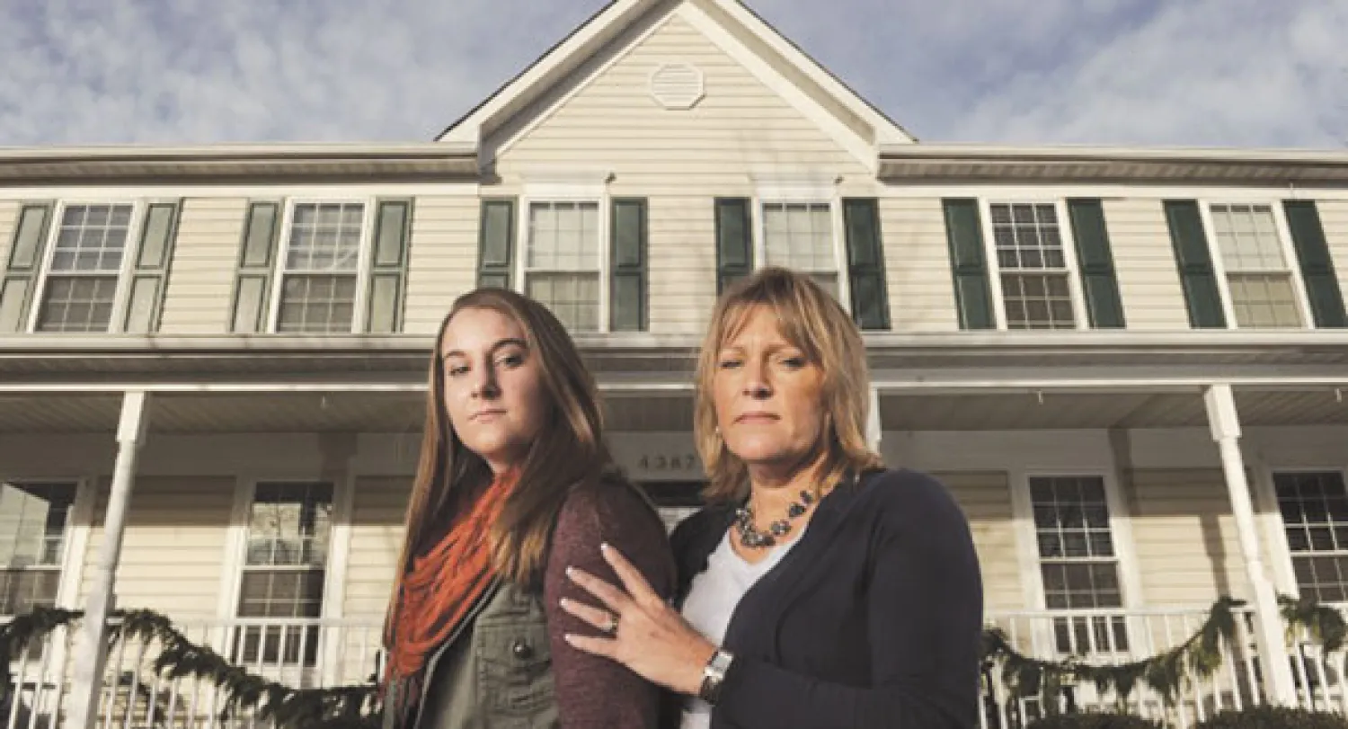 جولي بيليفو تتبع خطوات ابنتها في أشبورن بولاية فيرجينيا عبر أجهزة التتبع (واشنطن بوست)