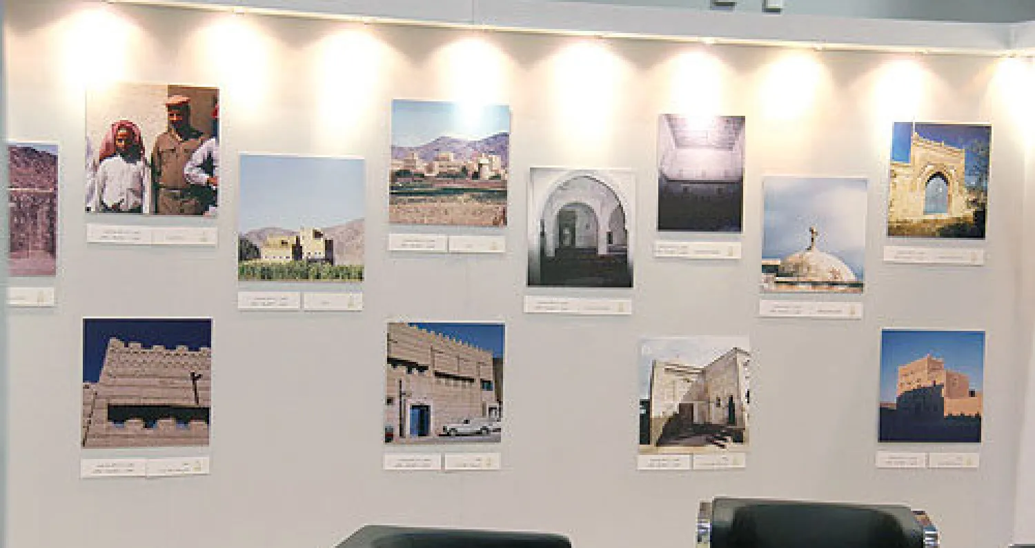 55 صورة ترسم ملامح المجتمع السعودي برؤية إيطالية