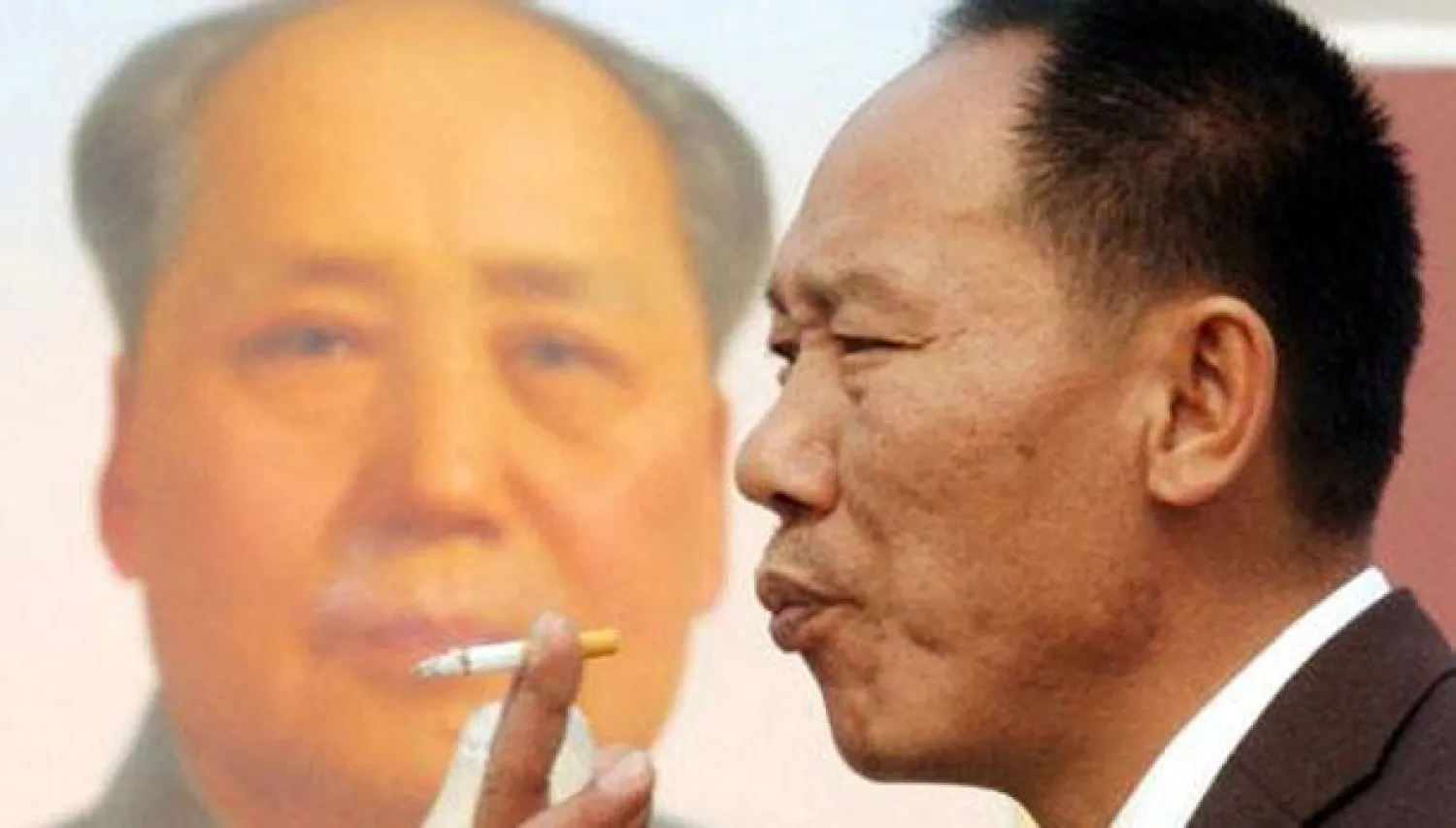 الصين تمنع المسؤولين من التدخين في الأماكن العامة