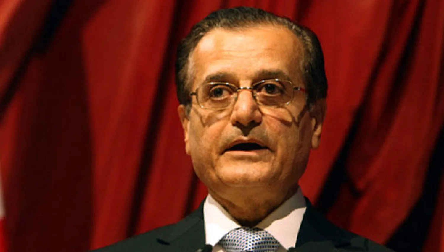 وزير الخارجية والمغتربين عدنان منصور