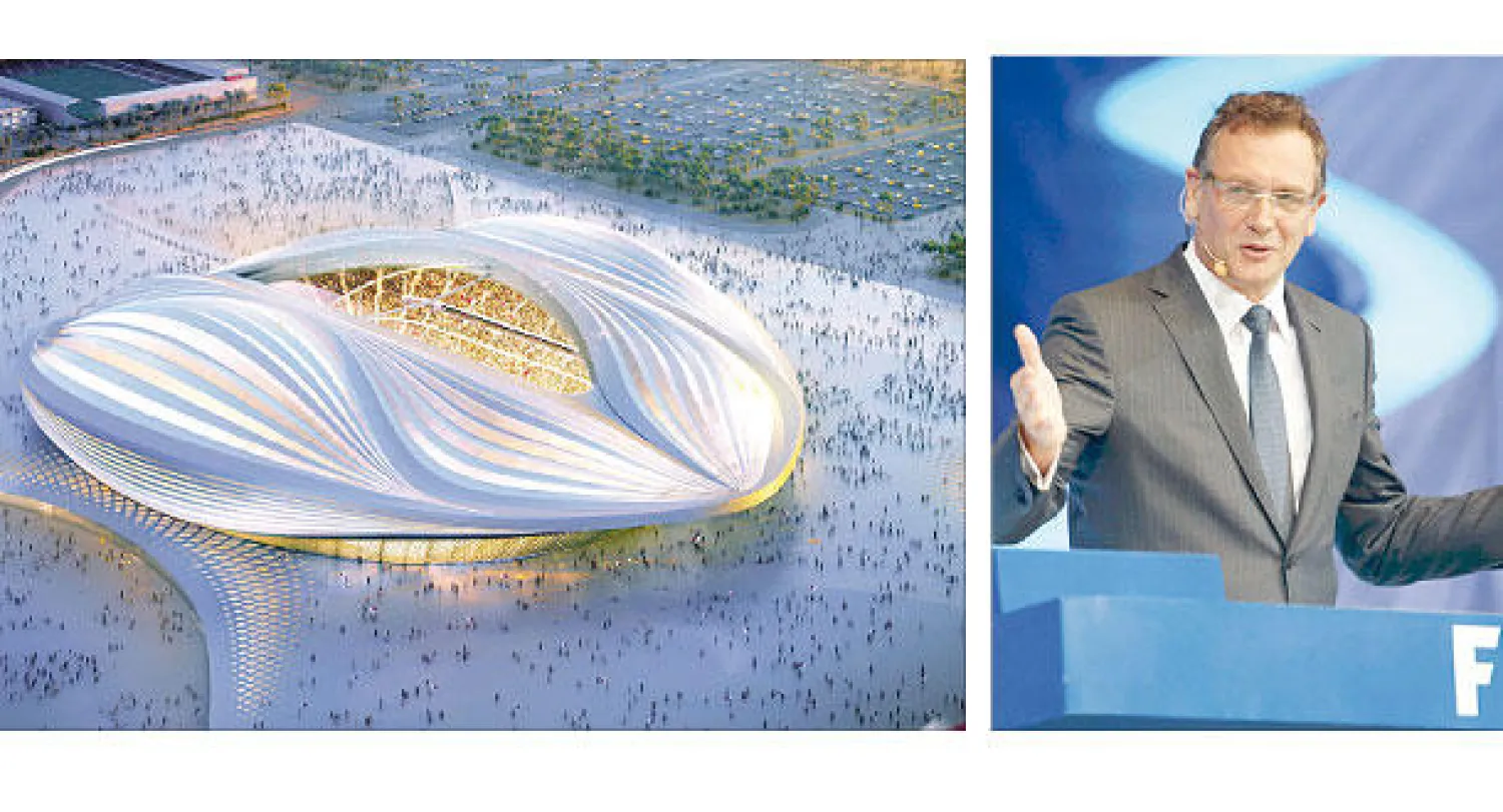 تصريحات فالكه السكرتير العام لفيفا تثير جدلا جديدا (رويترز) و نموذج لاستاد الوكرة المقترح لاستضافة 40 ألف متفرج خلال مونديال قطر 2022 (أ.ف.ب)