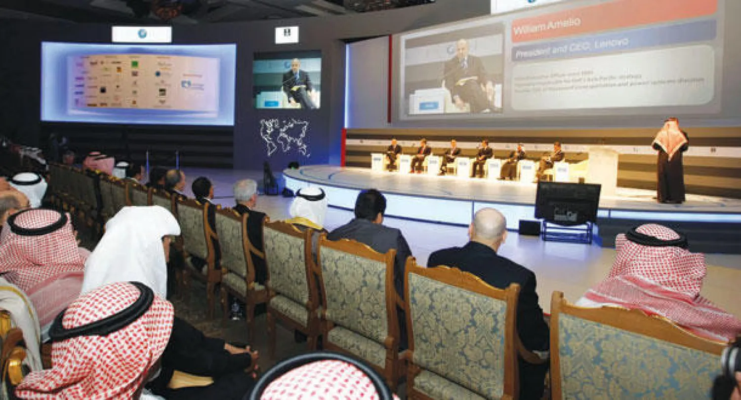 جانب من إحدى جلسات منتدى التنافسية  في دورته السابقة (تصوير: خالد الخميس)