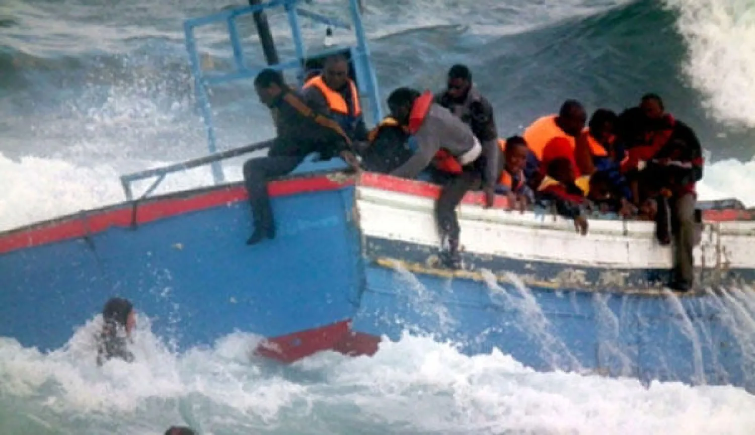 عملية إيطالية لإنقاذ 200 مهاجر في البحر المتوسط