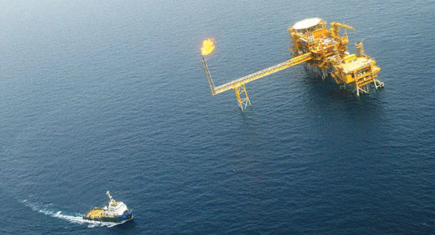 لقطة جوية لمنصة حقل بلال النفطي الإيراني على الحدود الإيرانية القطرية (أ.ف.ب)