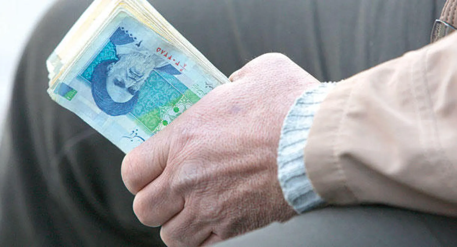 إيران تؤجل للمرة الثانية خطط إلغاء الأصفار عن العملة