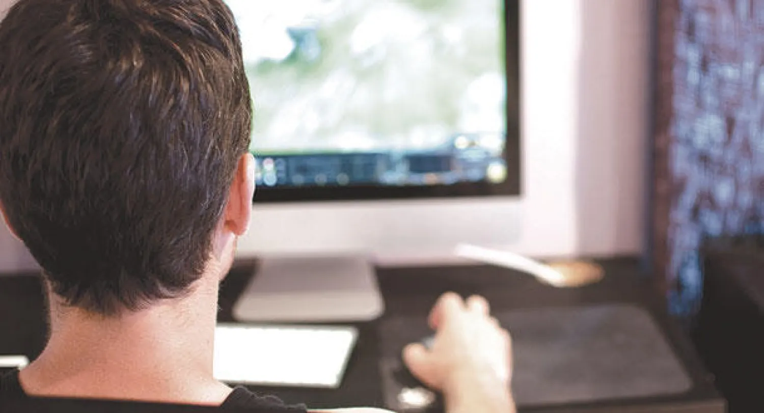 تراجع مبيعات أجهزة الكومبيوتر الشخصي على مستوى العالم في 2013