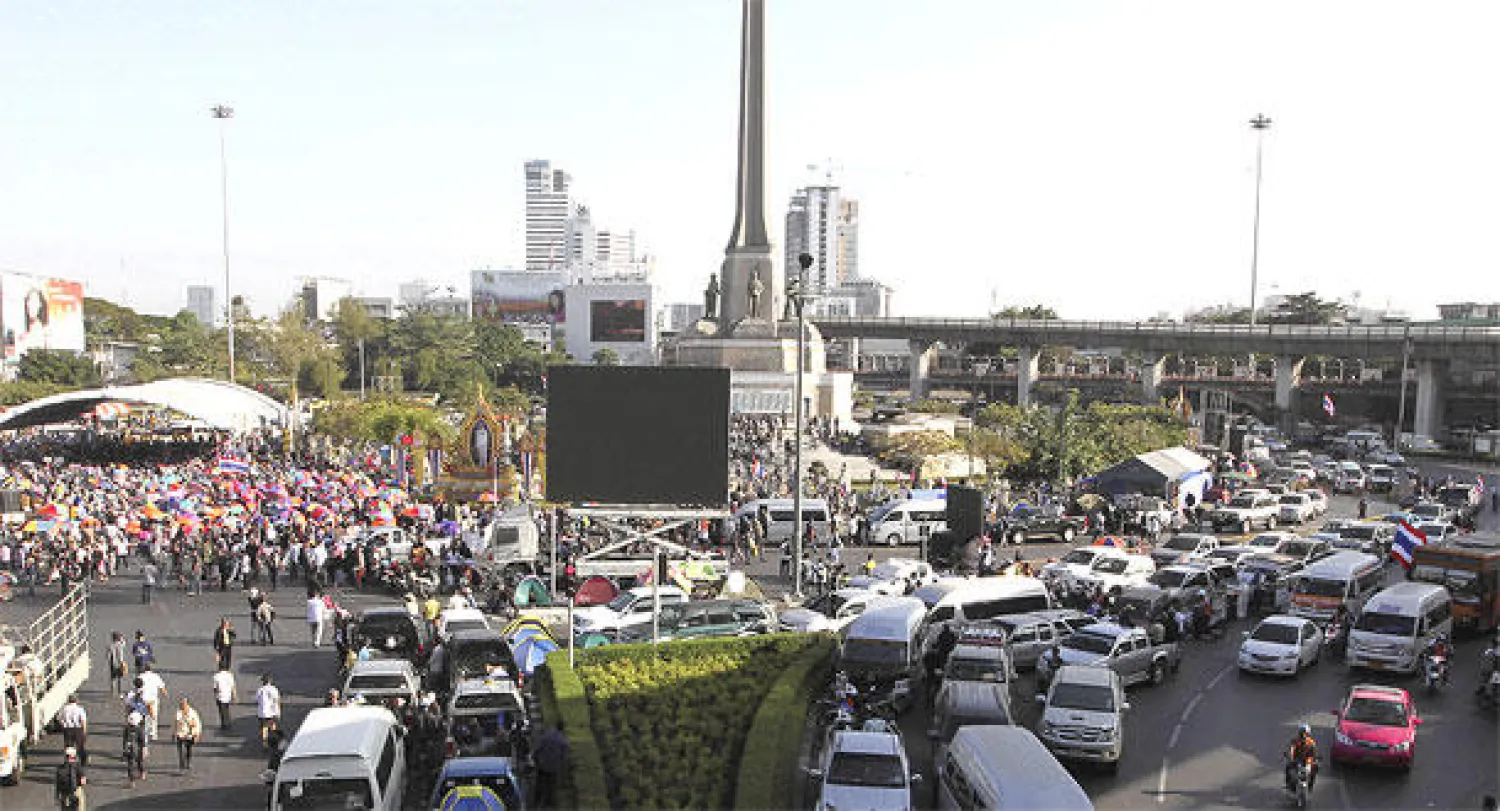 عشرات آلاف التايلنديين يبدأون التظاهر لتطبيق خطة «شل العاصمة»