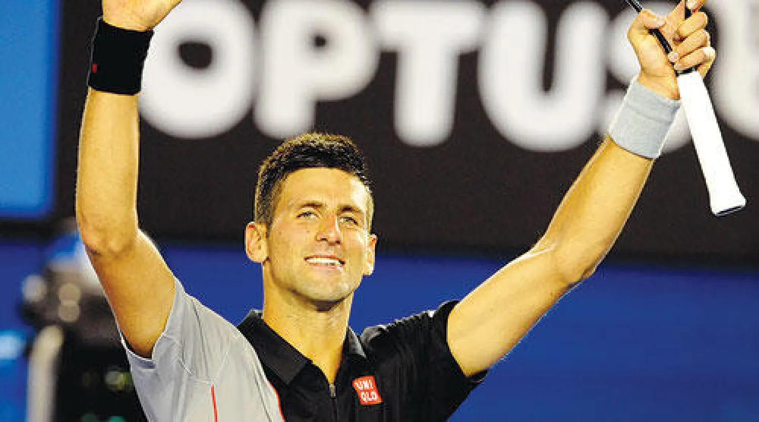 ديوكوفيتش يحتفل بانتصاره الأول تحت إشراف الأسطورة بوريس بيكر