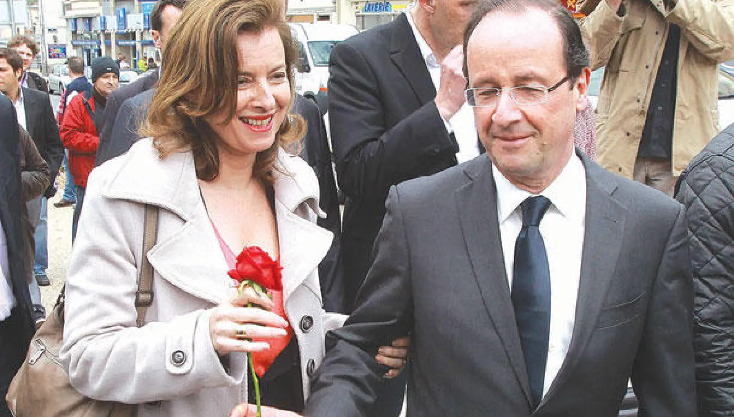 علاقة هولاند بالممثلة كانت بلغت مسامع شريكة حياته لكنها لم تصدقها (أ.ب)