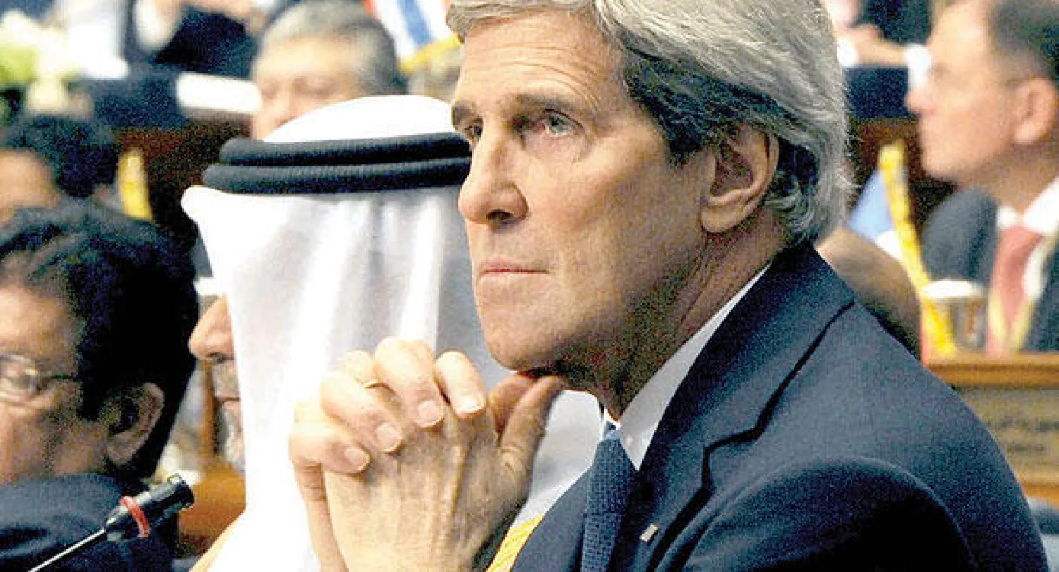 وزير الخارجية الأميركي خلال حضوره مؤتمر المانحين لدعم اللاجئين السوريين في الكويت أمس (أ.ب)