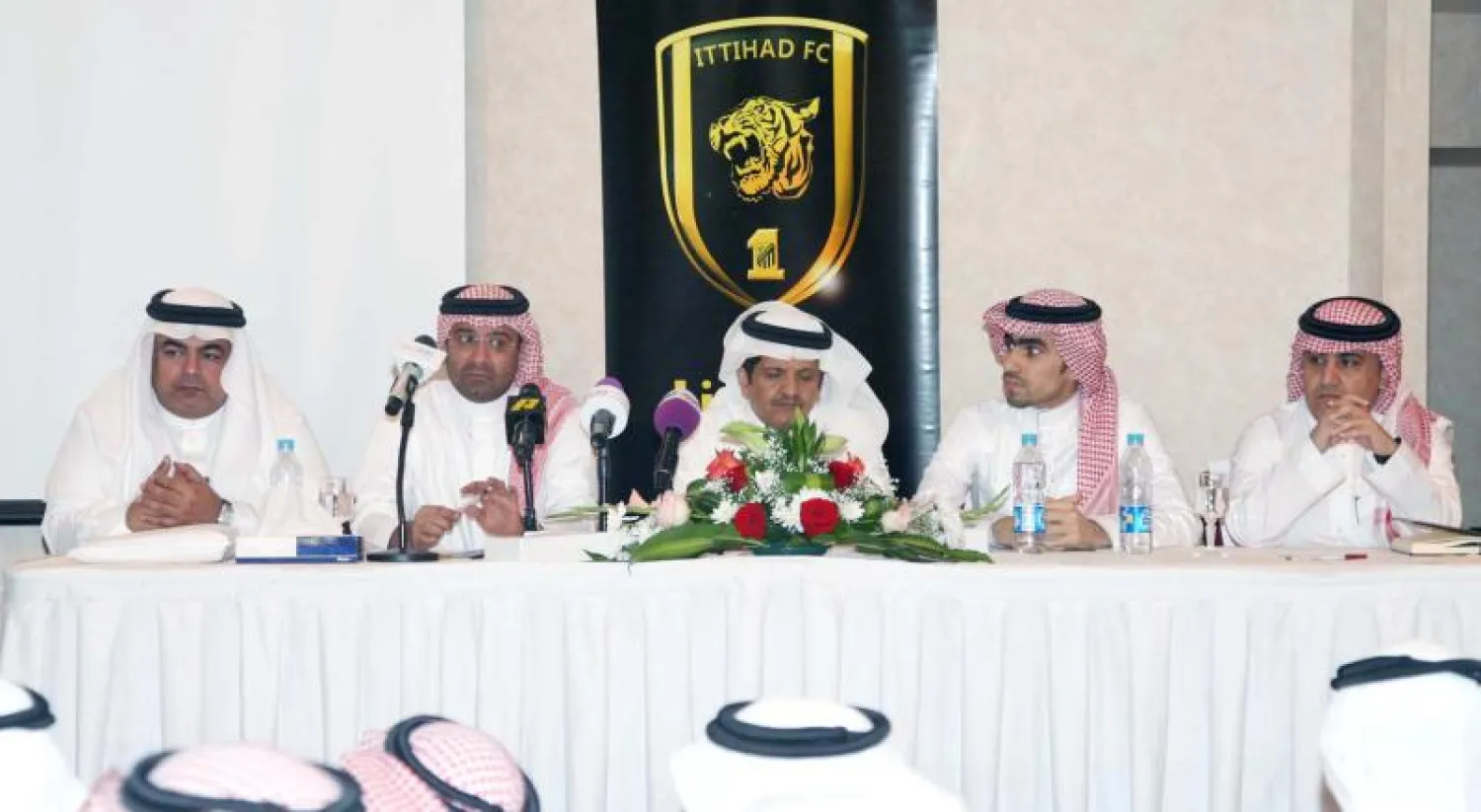 المرشحون الخمسة لرئاسة الاتحاد تسابقوا على إطلاق الوعود لجذب الناخبين (تصوير: سلمان مرزوقي)