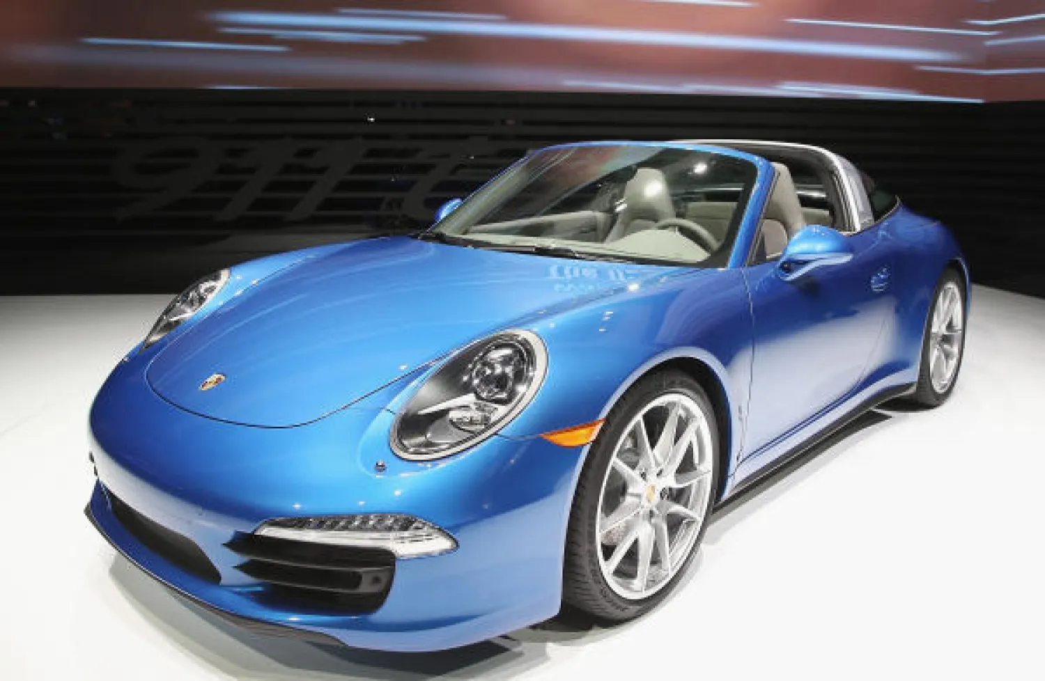 «بورشه 911 تارغا» الجديدة تعود إلى تصميم عام 1965