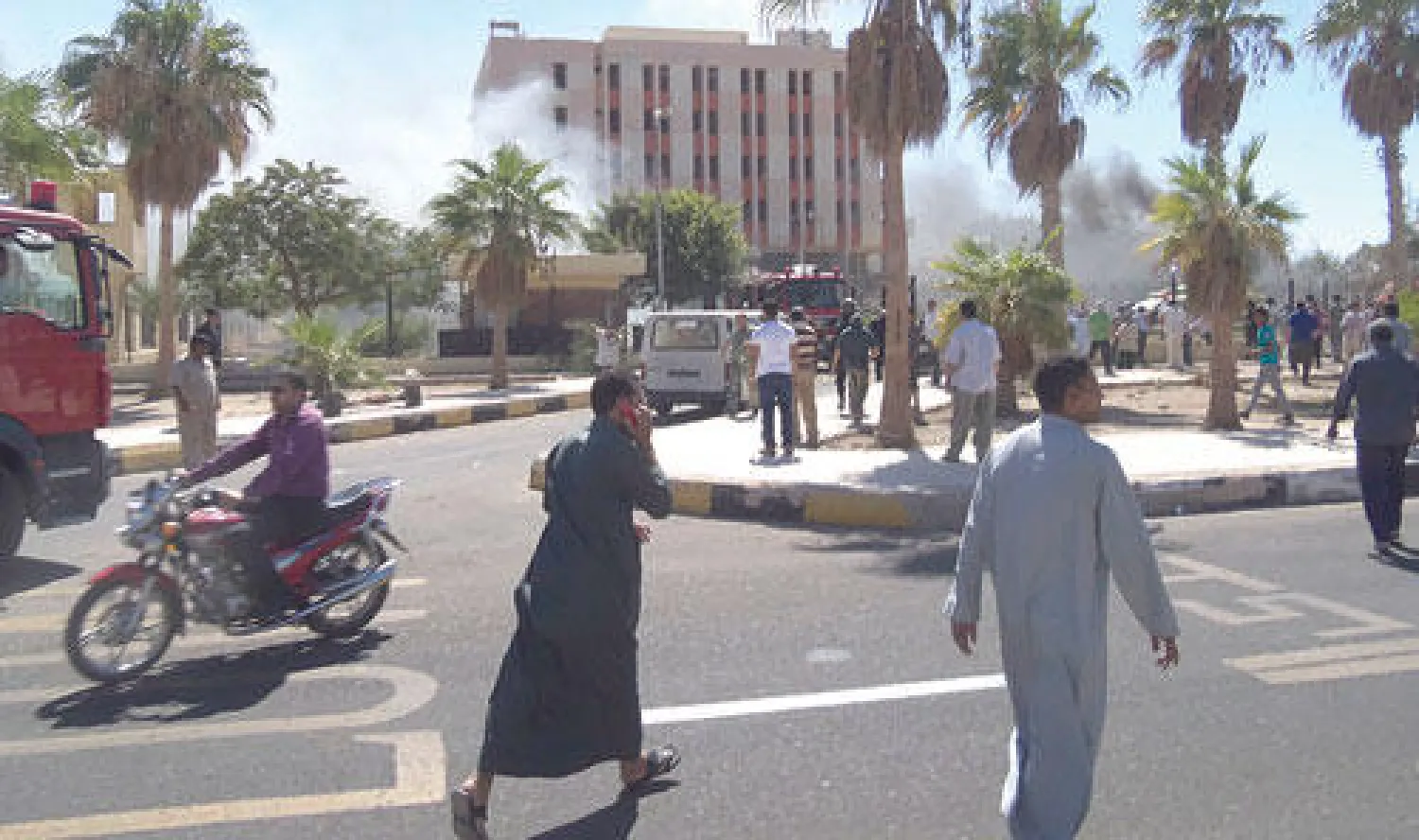 صورة أرشيفية لتعرض مقر جهاز الأمن بسيناء لانفجار مؤخرا ( أ.ب)