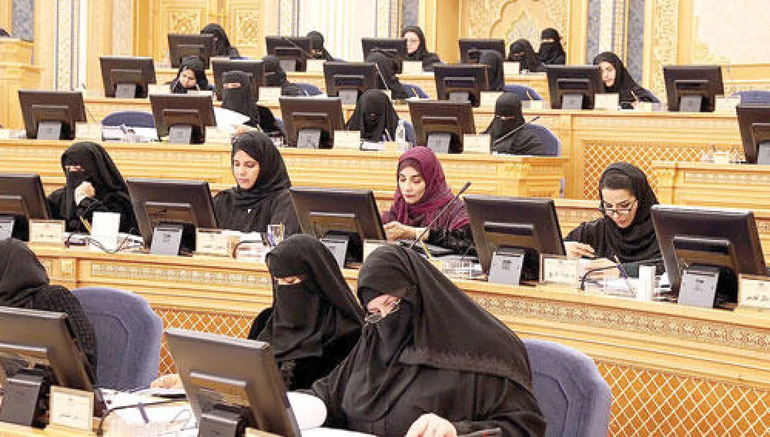 جانب من الجلسة السابقة لمجلس الشورى الأسبوع الماضي («الشرق الأوسط»)