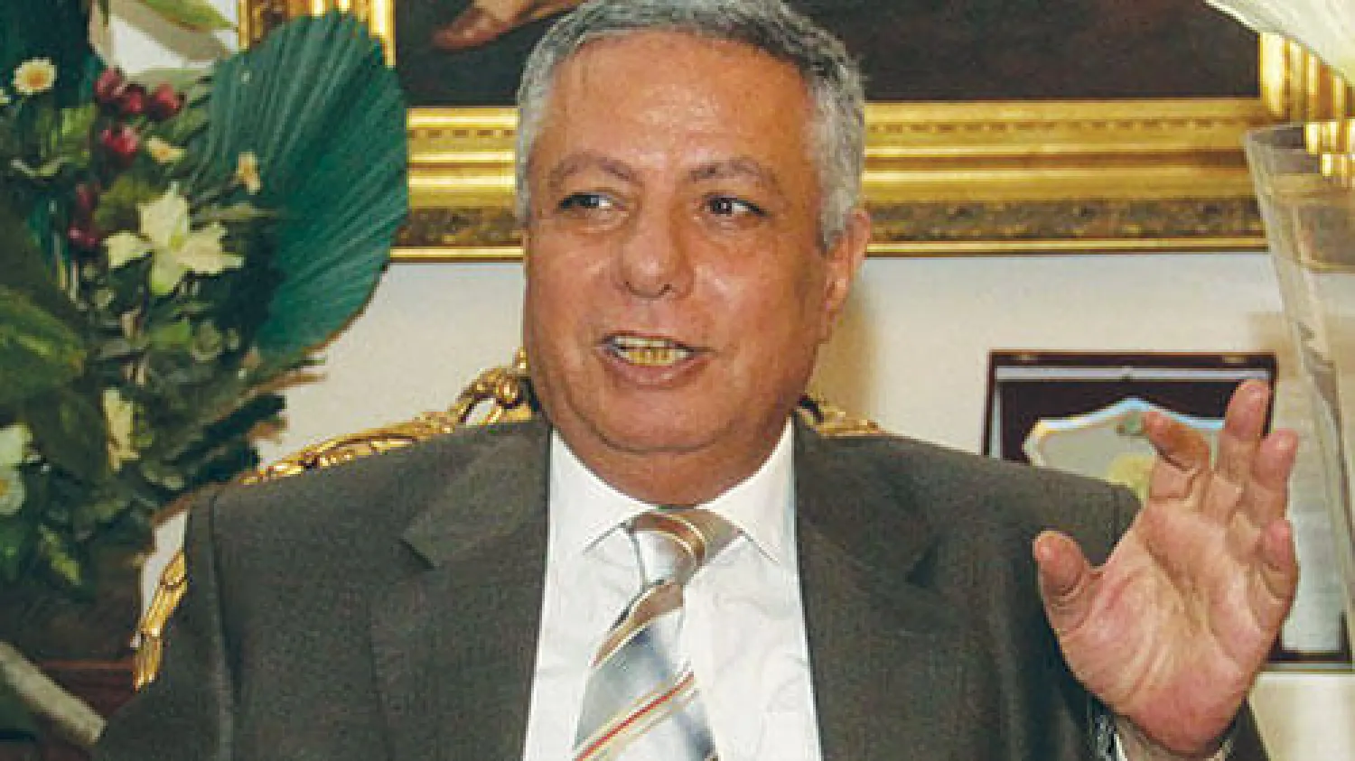 وزير التعليم المصري في حوار مع : «تابلت» المدارس لن يلغي الكتاب