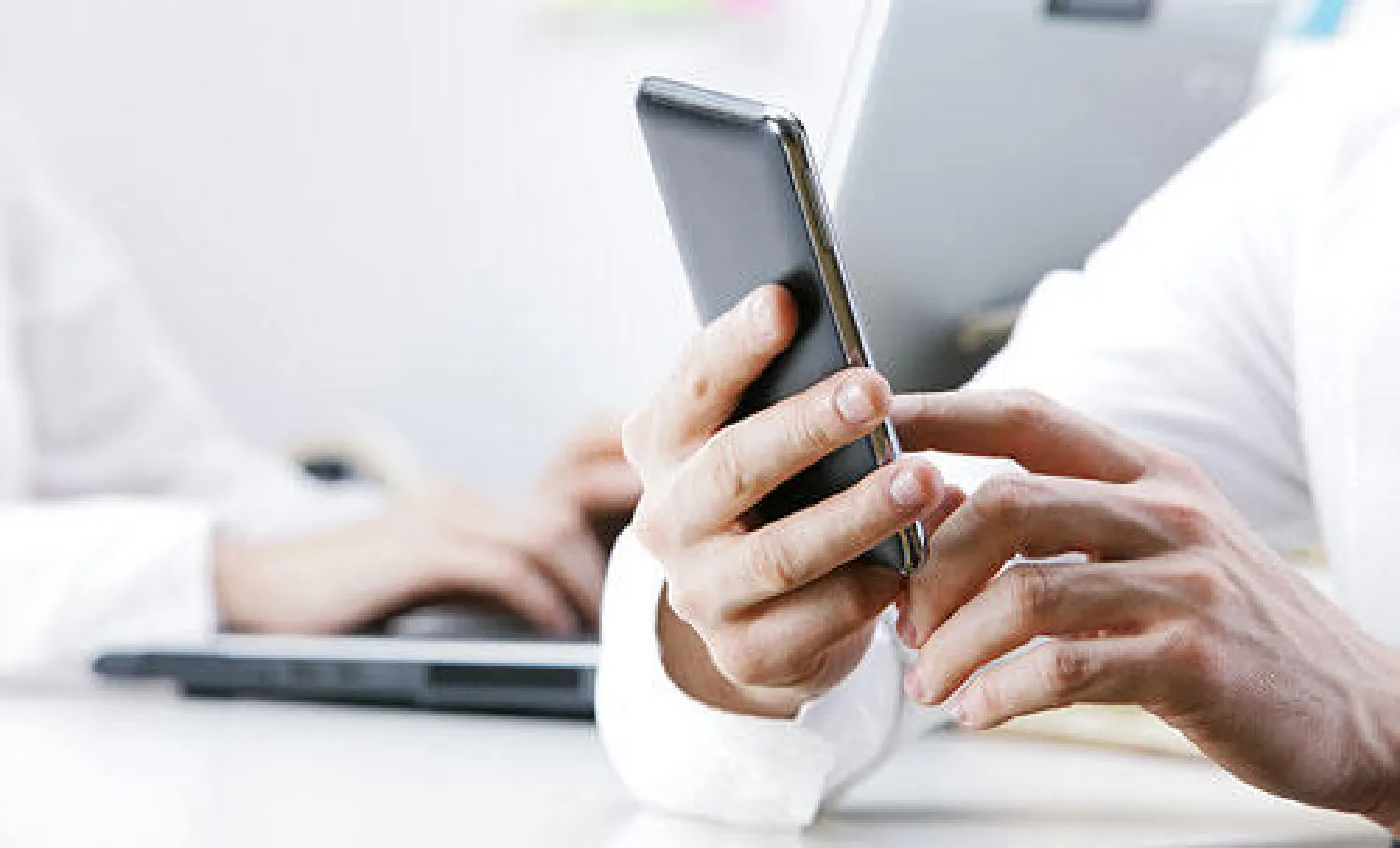 حتى الأميركيون حيرهم التليفون الذكي