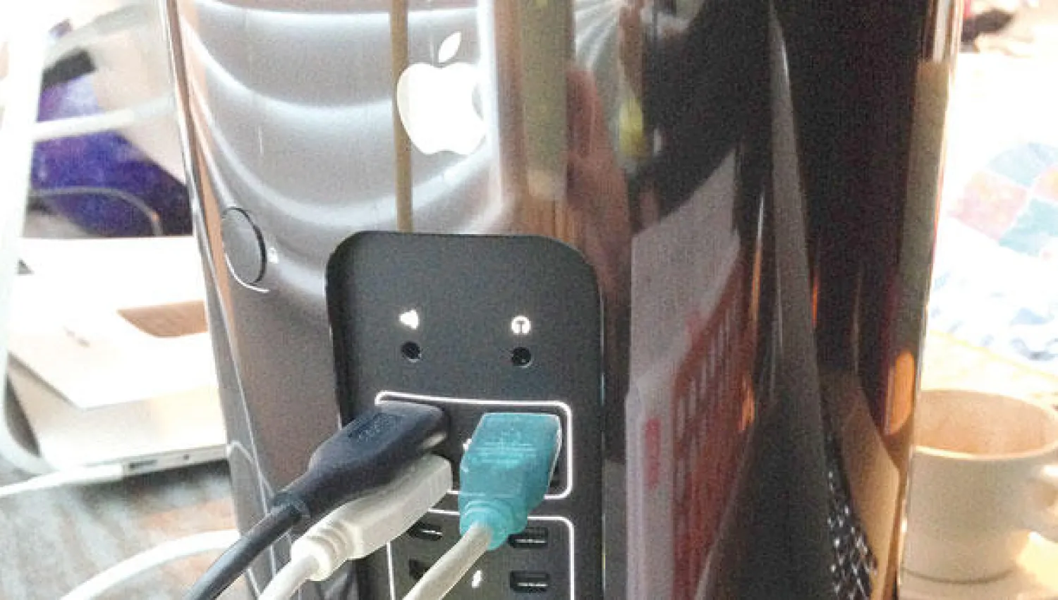 كومبيوتر جديد بقدرات عالية للمحترفين من «أبل»