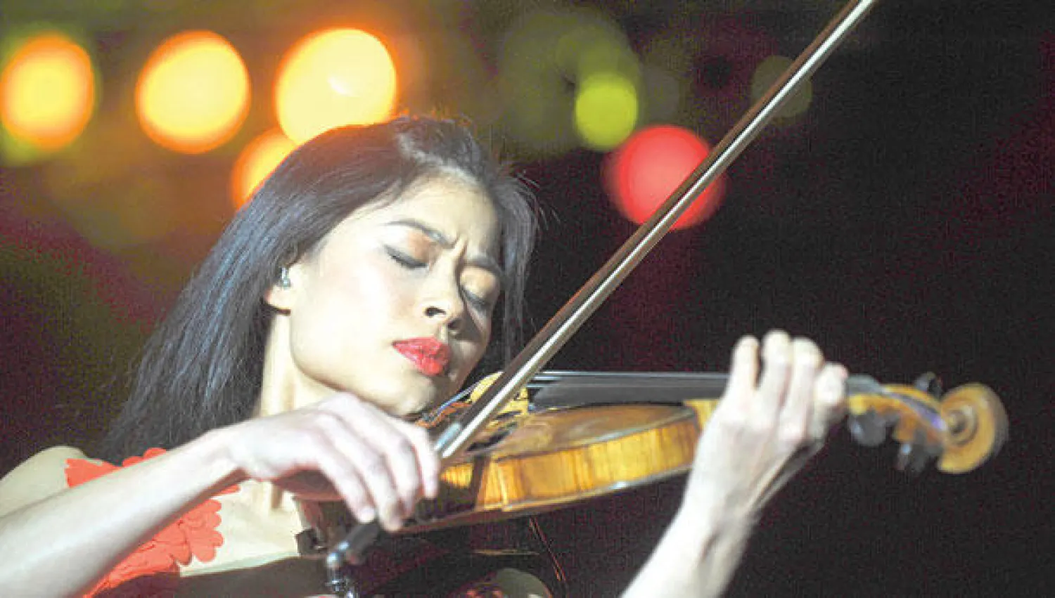 فانيسا ماي تستبدل بالكمان التزلج في سوتشي