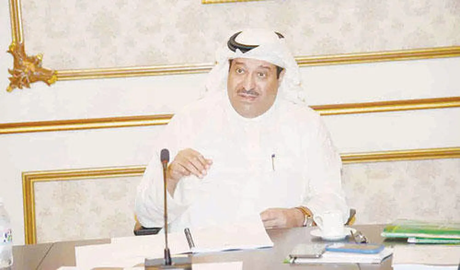 الأمير نواف بن محمد خلال ترؤسه اجتماع اتحاد القوى أمس