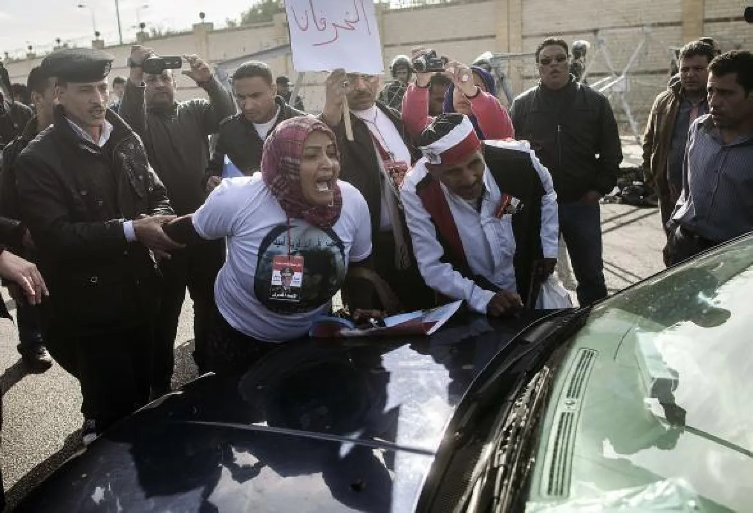 بدء الجلسة الثالثة لمحاكمة مرسي في قضية قتل متظاهرين