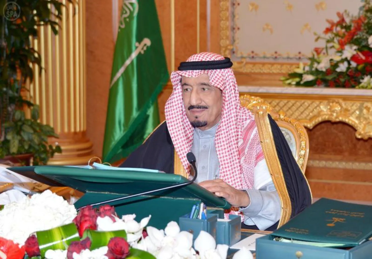 ولي العهد لدى ترؤسه جلسة مجلس الوزراء اليوم (واس)