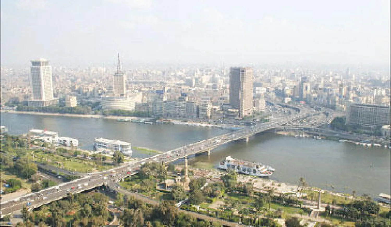 الحكومة المصرية تخطط لخفض عجز الموازنة إلى عشرة في المائة في 2014