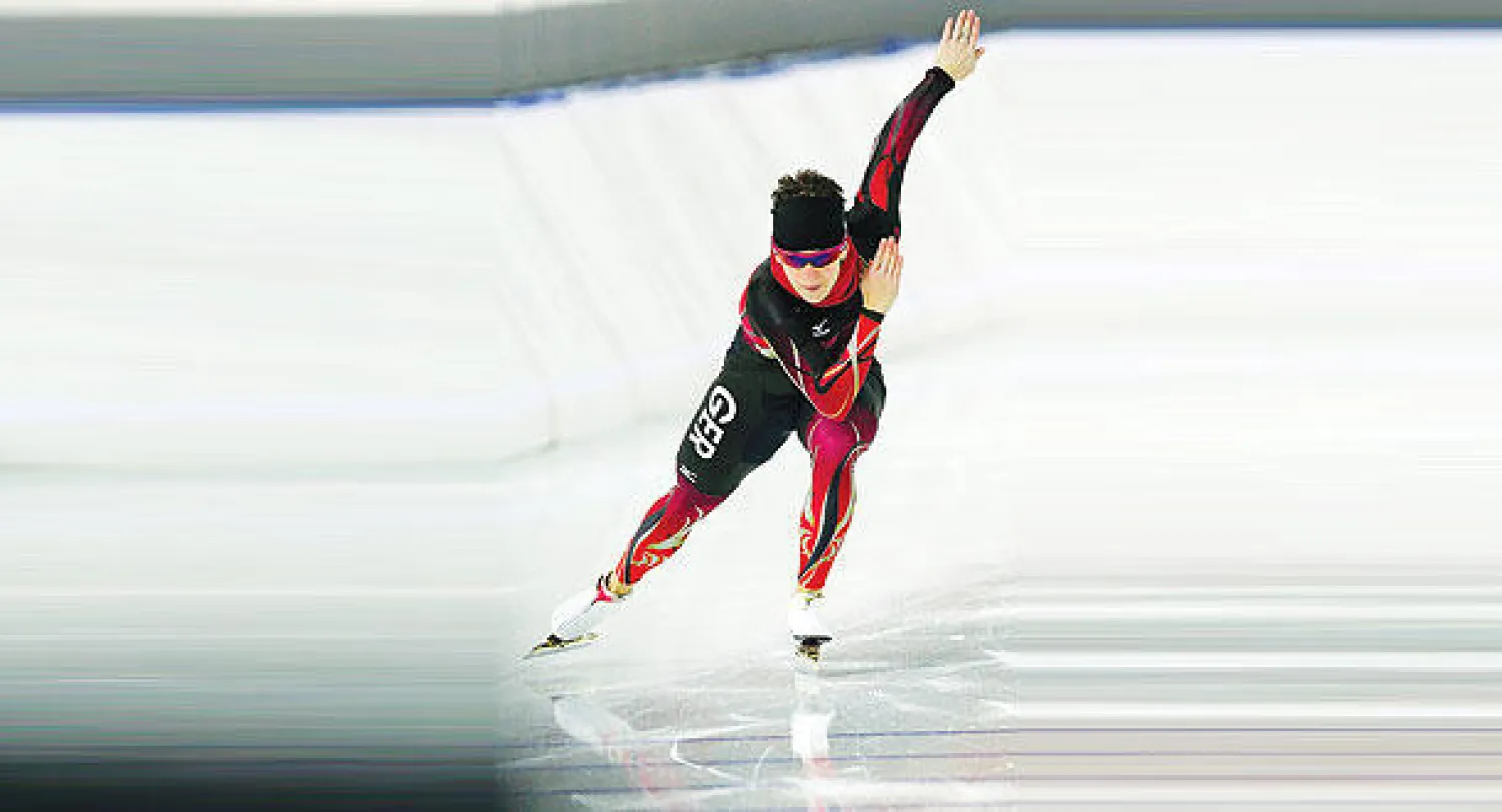 المتزلجة الألمانية غوديس هاس خلال التجارب على سباق السرعة (أ.ف.ب)