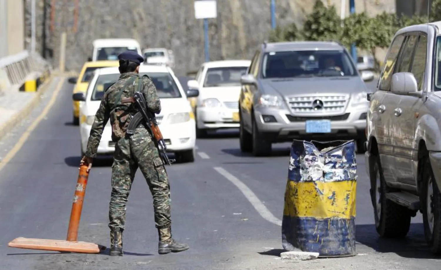 صنعاء: مقتل جنديين على الأقل في هجوم على حافلة عسكرية