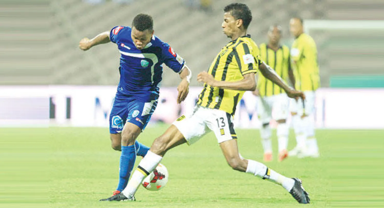 من يصدق أن الاتحاد والفتح يتصارعان حاليا للبقاء في الدوري السعودي للمحترفين