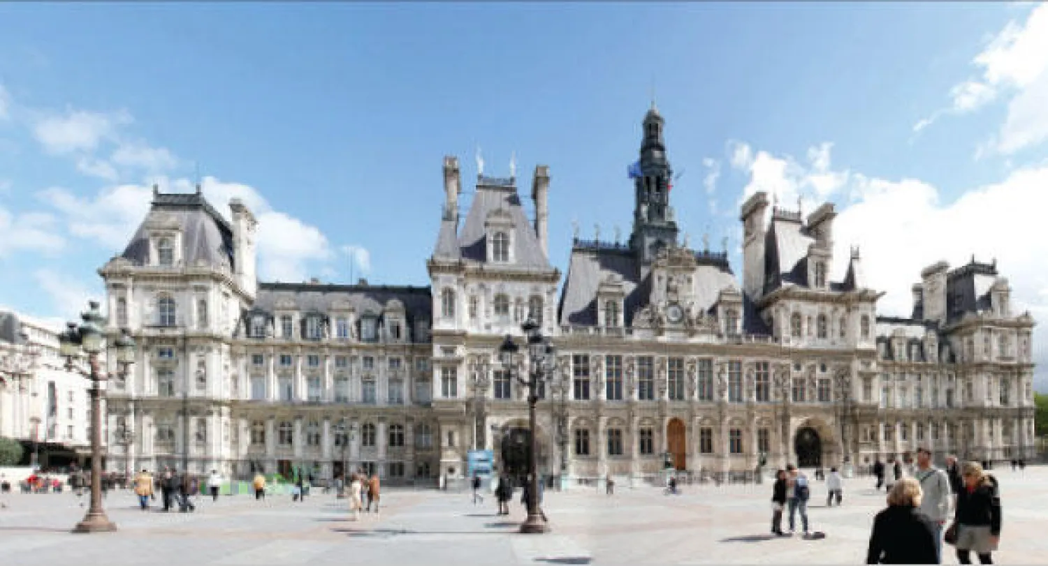 من تفوز بـ«قلب» باريس؟