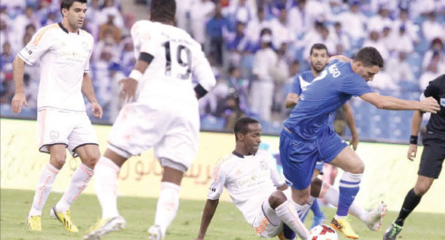 الهلال يطمح للإطاحة بالشباب لمواصلة ملاحقة النصر