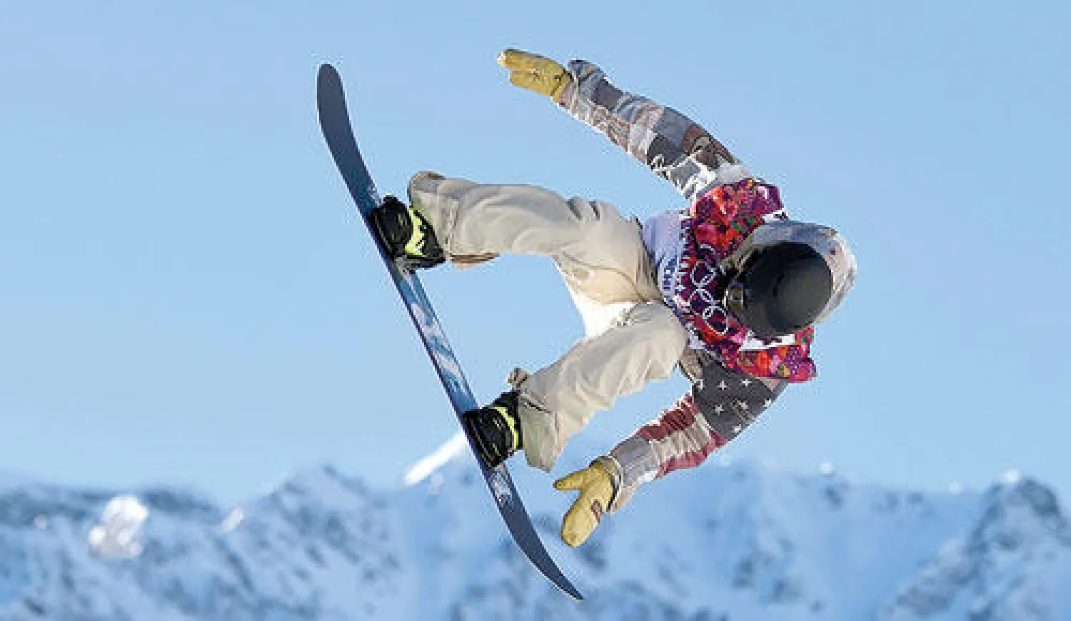 الأميركي كوتسنبرغ في طريقه لإحراز الذهبية (رويترز)