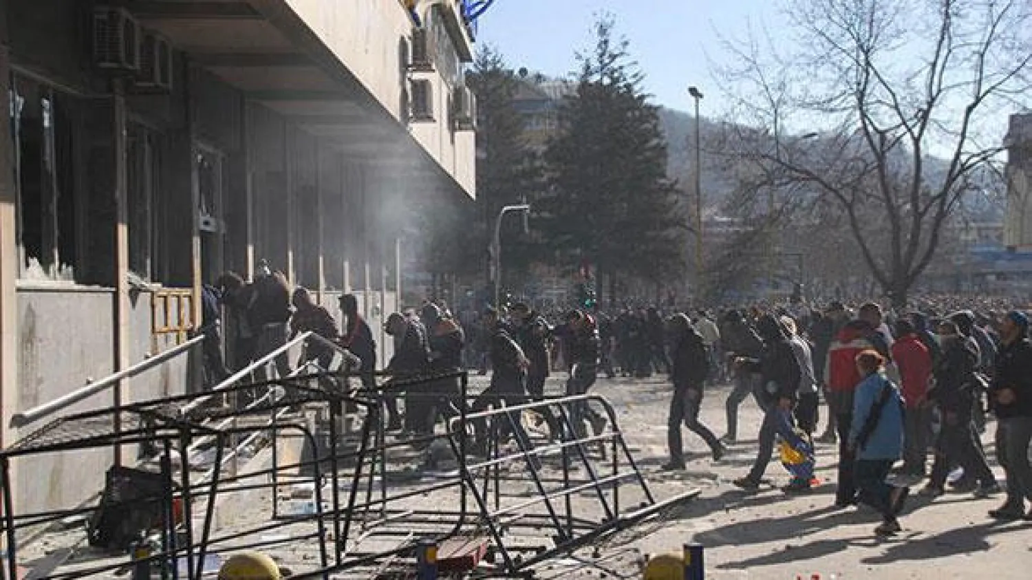 الاتحاد الأوروبي سيرسل مزيدا من الجنود إلى البوسنة في حال تدهور الوضع