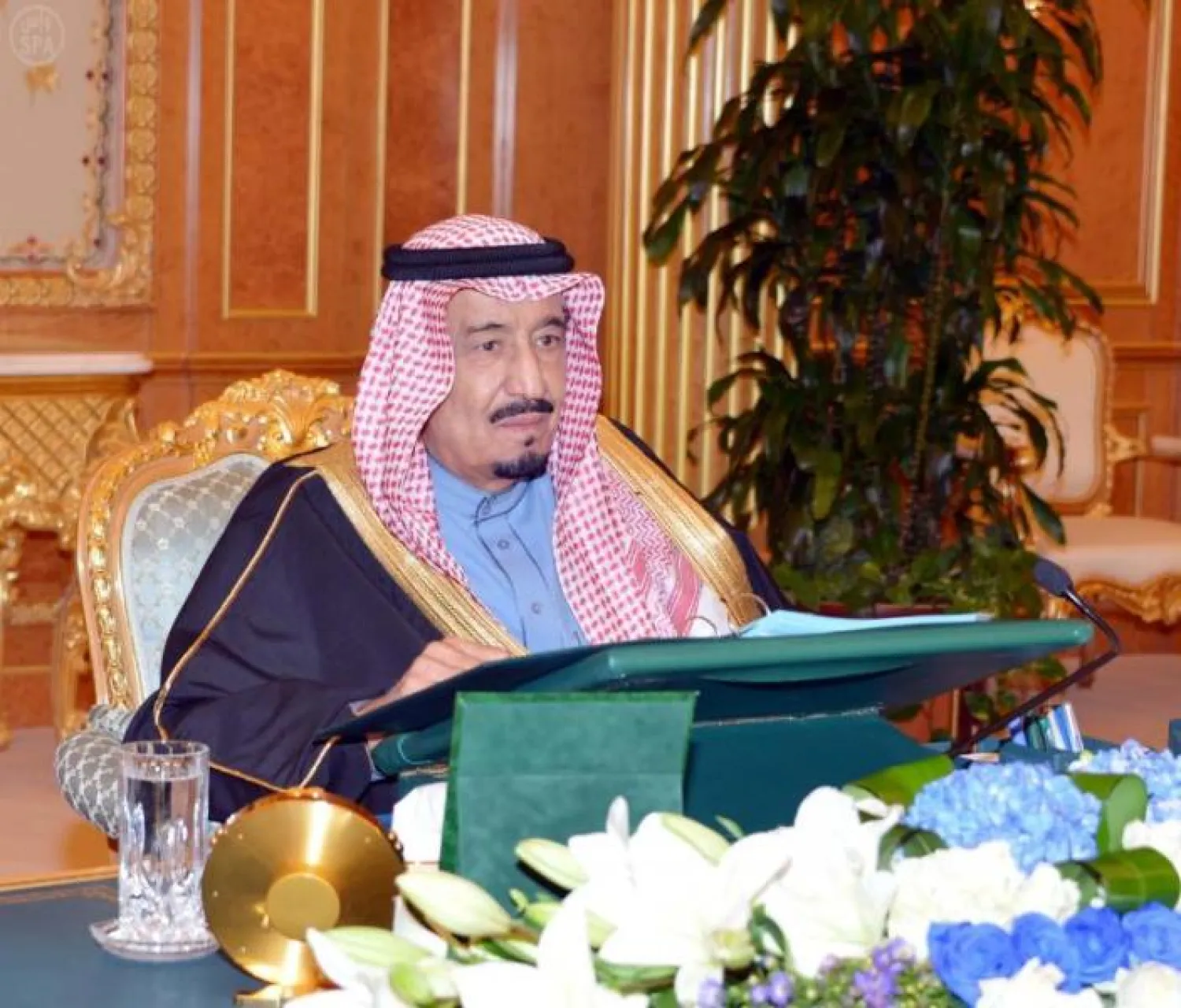 ولي العهد لدى رئاسته جلسة مجلس الوزراء اليوم (واس)