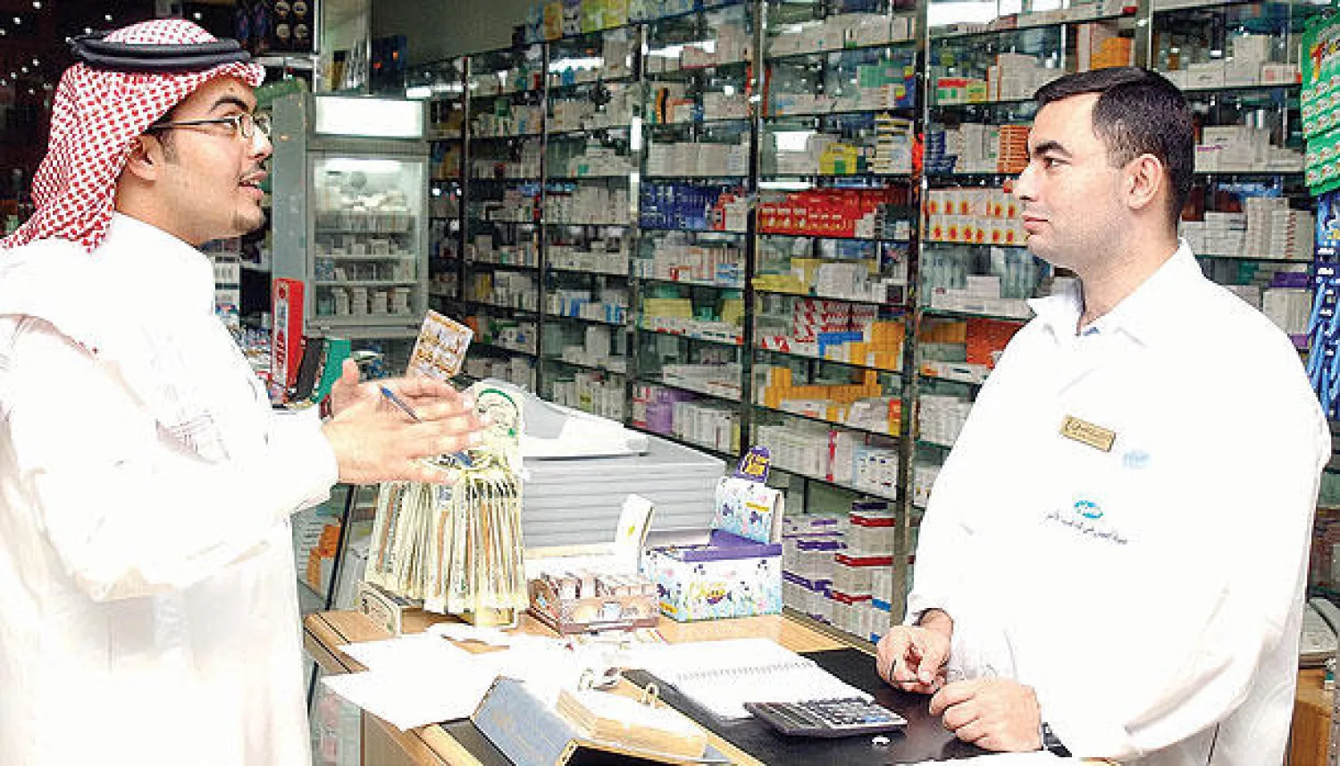 تعتزم هيئة الغذاء والدواء إعادة هيكلة أنظمة صرف الأدوية في السعودية وربطها بشبكة موحدة («الشرق الأوسط»)