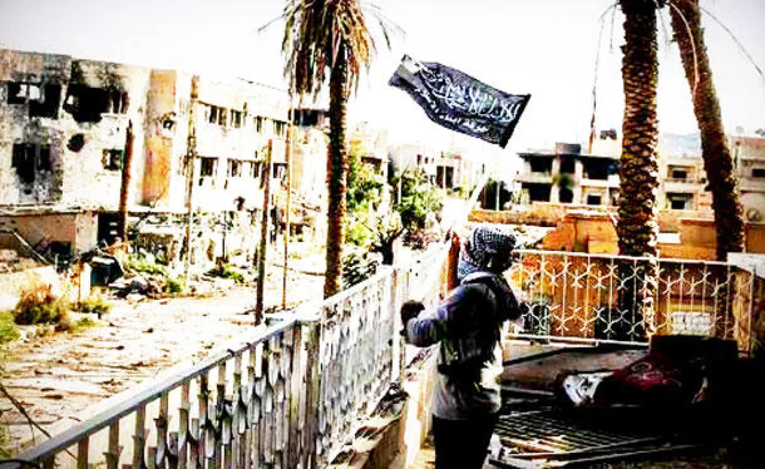 «داعش» تنسحب من محافظة دير الزور بعد معارك عنيفة مع كتائب مقاتلة