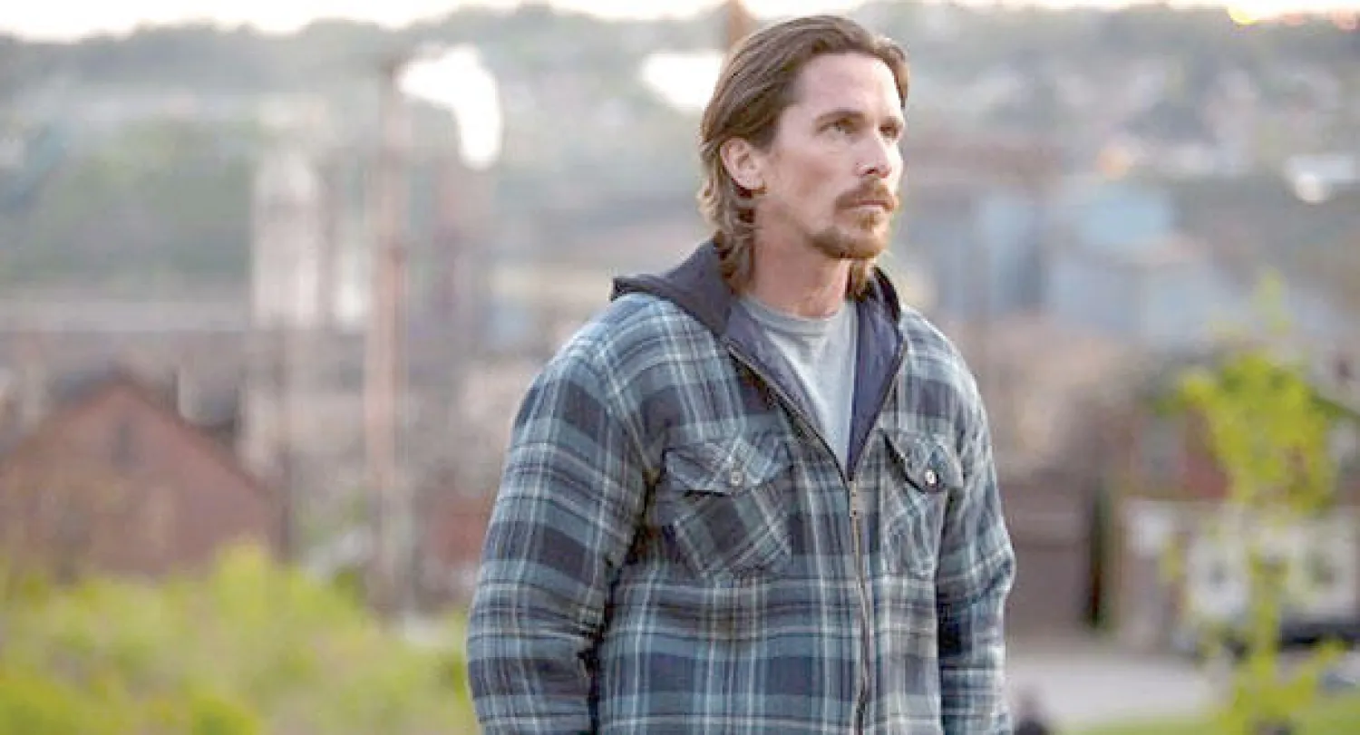 بيل كما يظهر في «خارج الفرن»