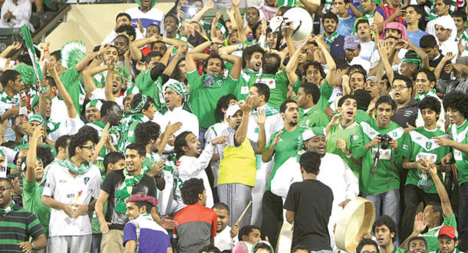 جماهير الأهلي هددت عبر مواقع إلكترونية بكسر العقوبة المفروضة عليها في مباراة الفتح المقبلة