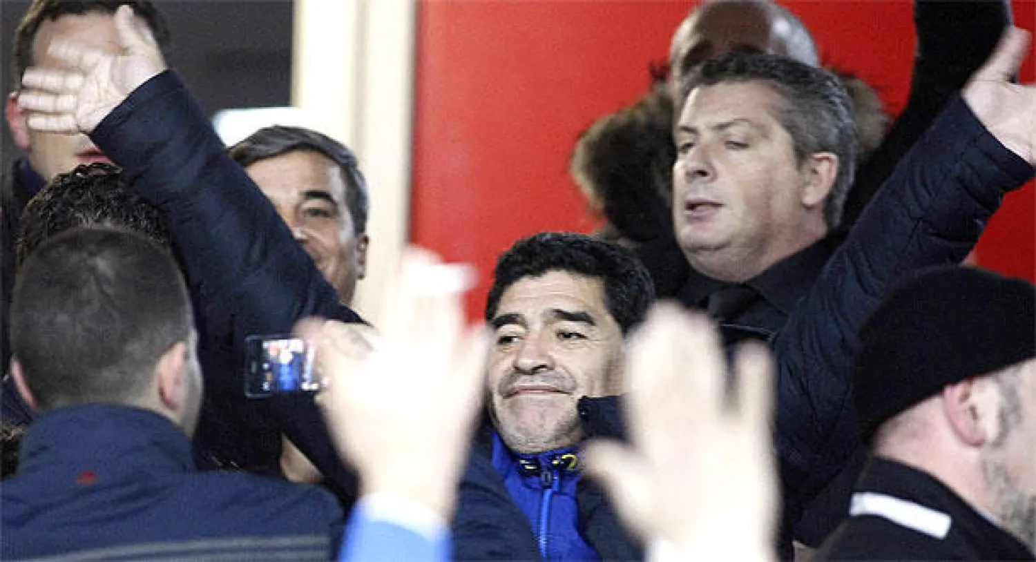 سلطات الضرائب الإيطالية تطارد مارادونا