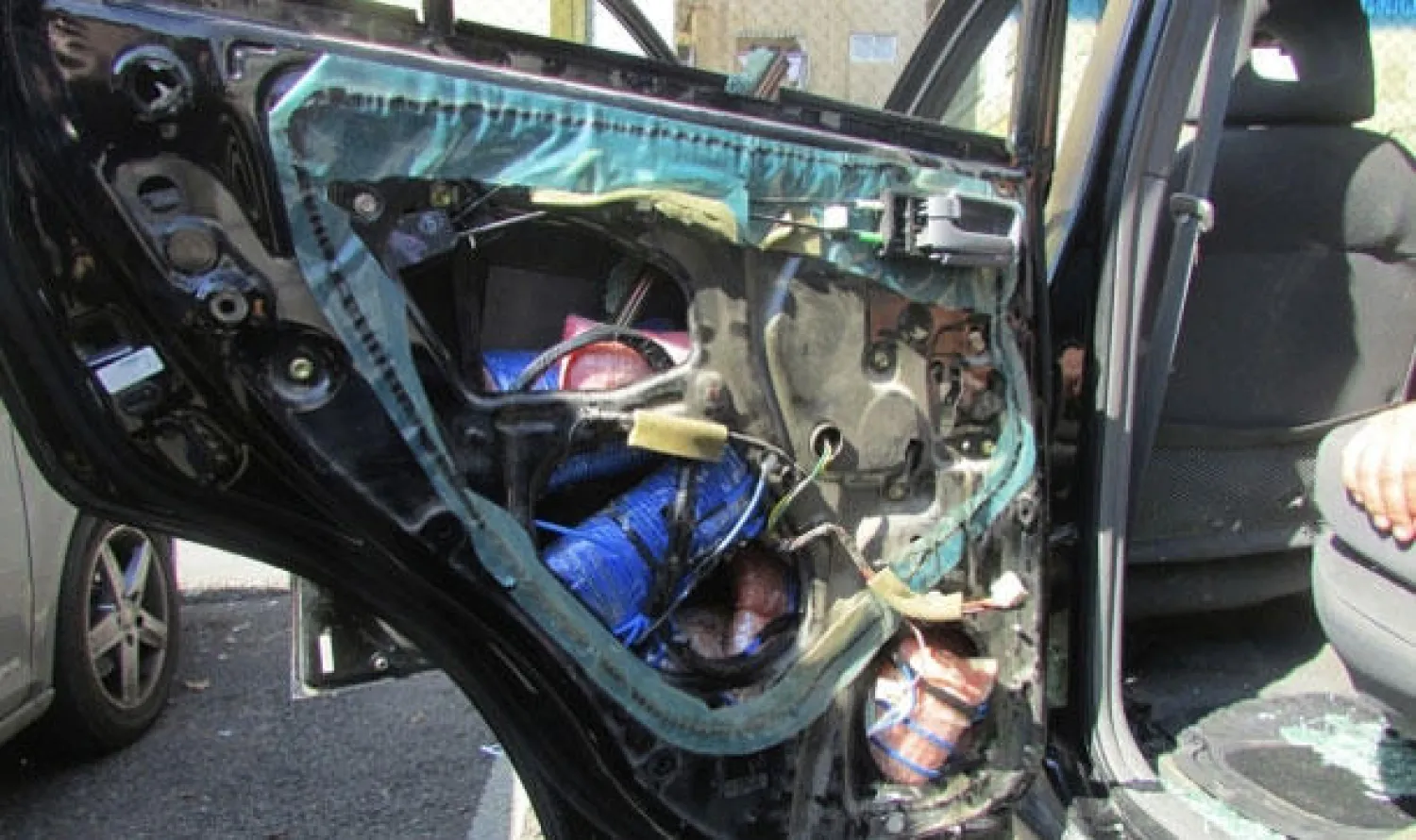 تورط ثلاث نساء لبنانيات في نقل سيارة مفخخة يثير القلق