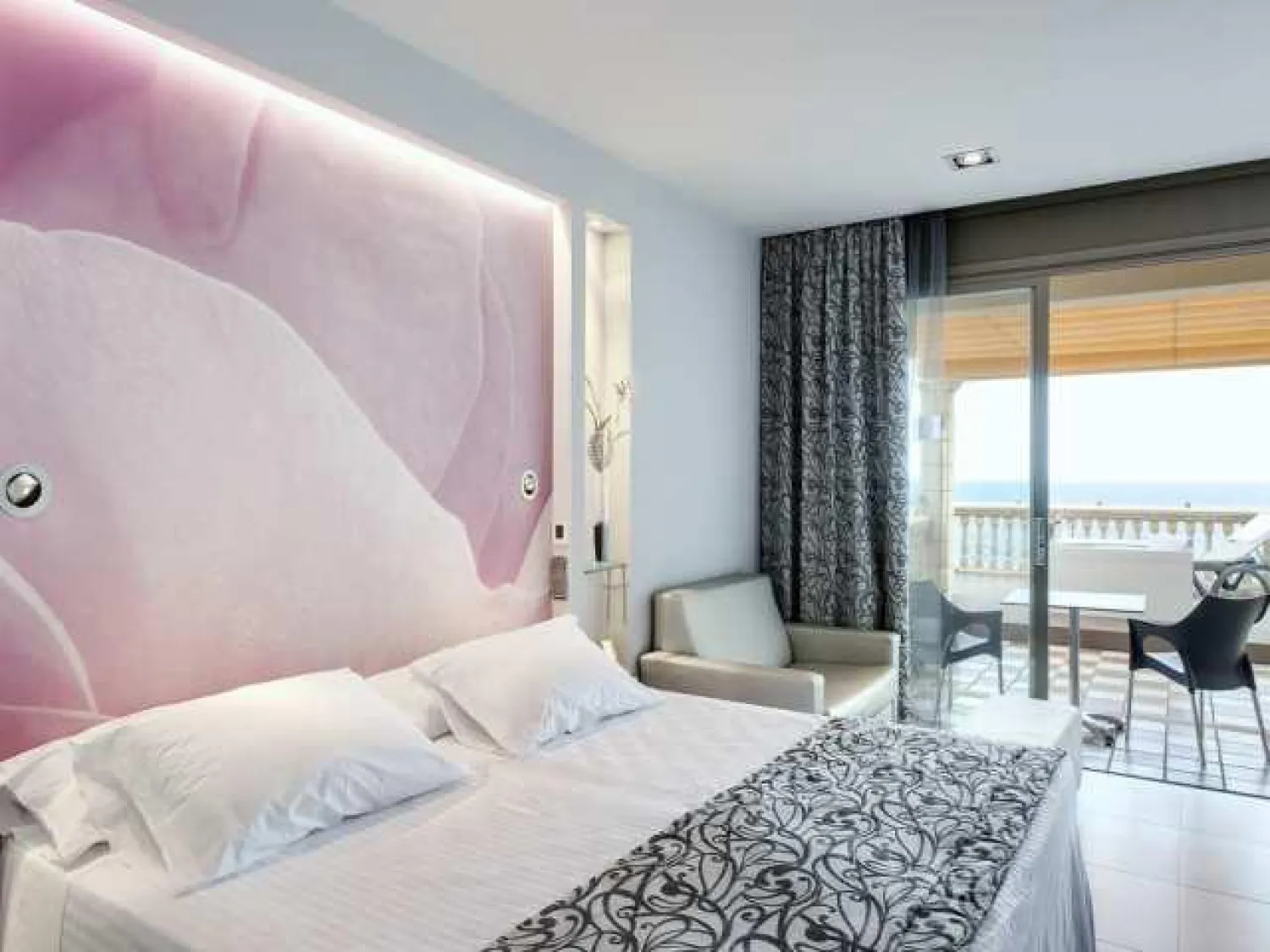 غرف فندقية للنساء فقط في أسبانيا