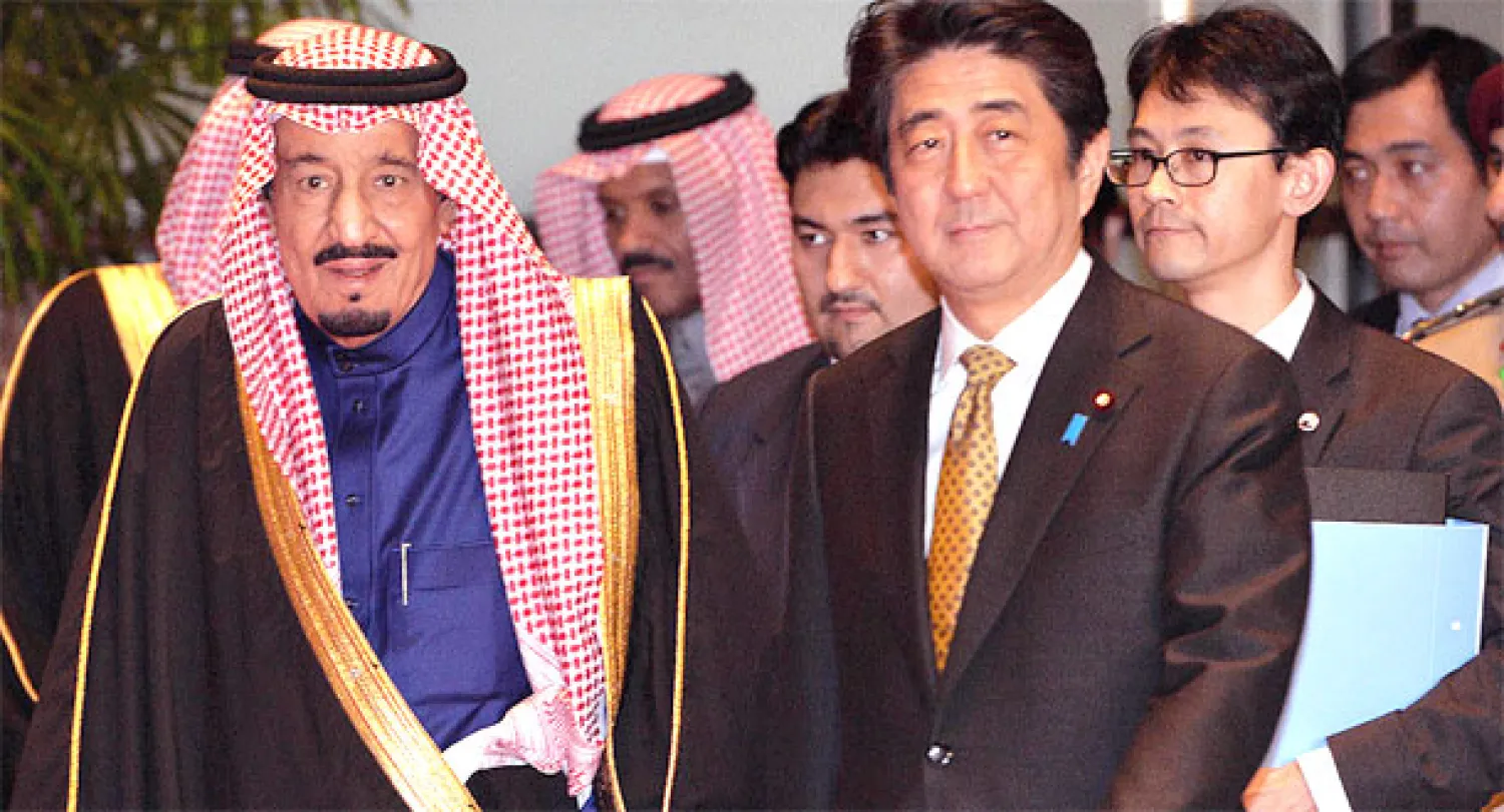 الأمير سلمان يلتقي رئيس وزراء اليابان ويحضران مراسم توقيع اتفاقيات ثنائية بين البلدين 