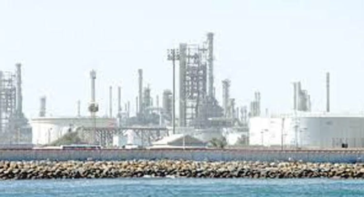 «البترول» الكويتية تستحوذ على أصول {شل} في إيطاليا